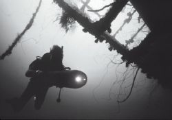 'WINDJAMMER' Diver exploring the deep 'Windjammer' wreck ... by Rick Tegeler 